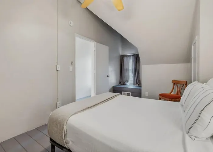 Santa Rosa Hideaway Apartment
