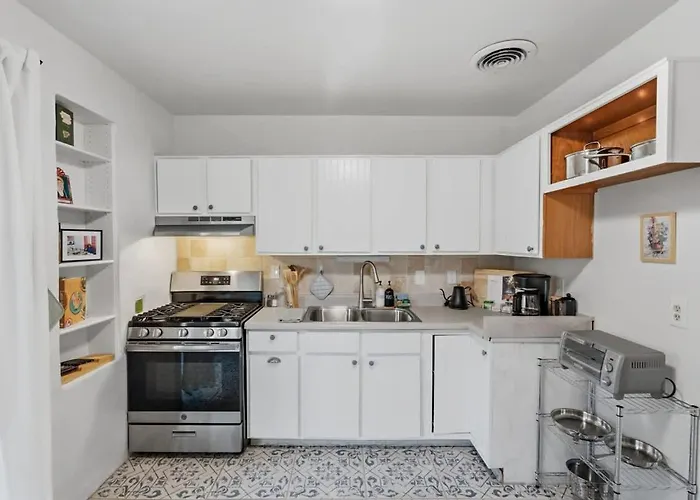 Santa Rosa Hideaway Apartment *